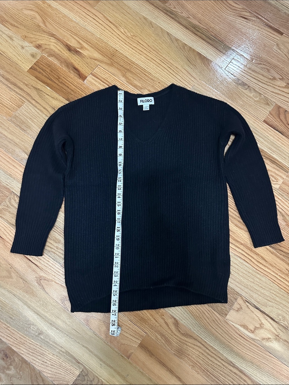 Filoro, 2-Ply 100% Cashmere Black Over-sized V-Neck Ribbed Women's Sweater